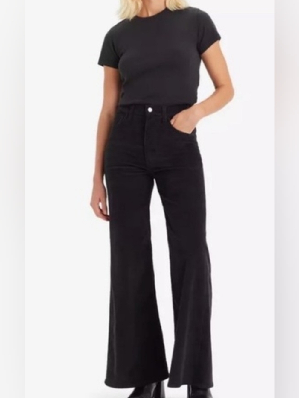 Levi's NWT Ribcage Bell Black Flared Corduroy Size 24.
